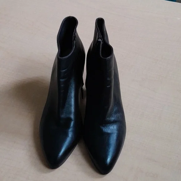 PRADA KITTEN HEEL LEATHER BOOTIES SIZE 39.5 - Picture 8 of 17